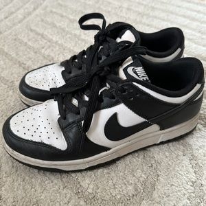 Nike Dunk Lows Pandas
